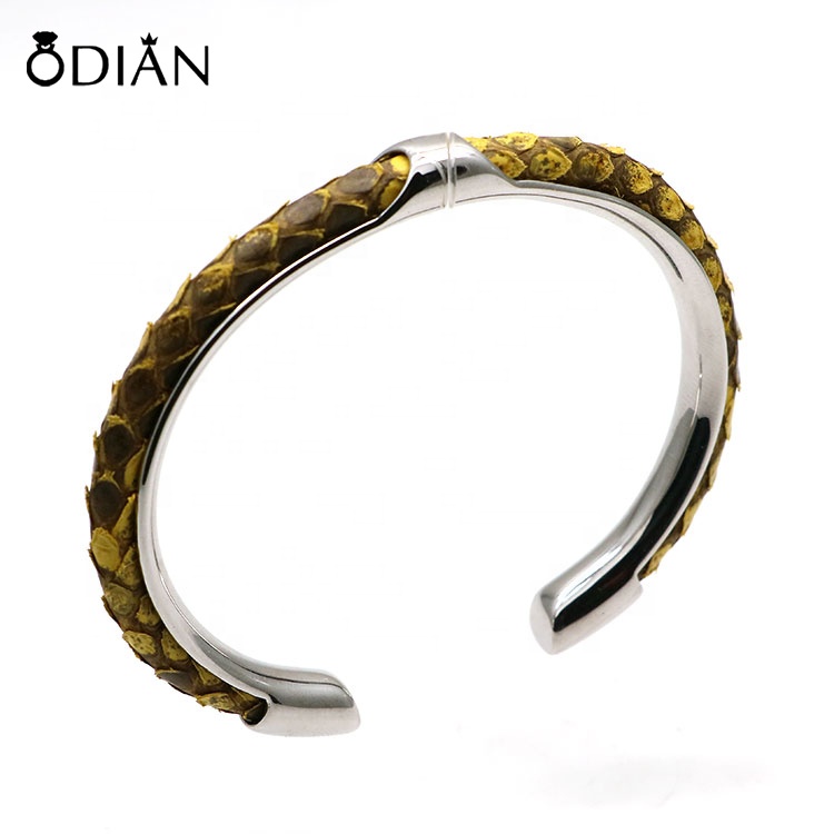 Men fashion bracelet, can be customized color stingray and python skin bracelet, simple and generous cuff design